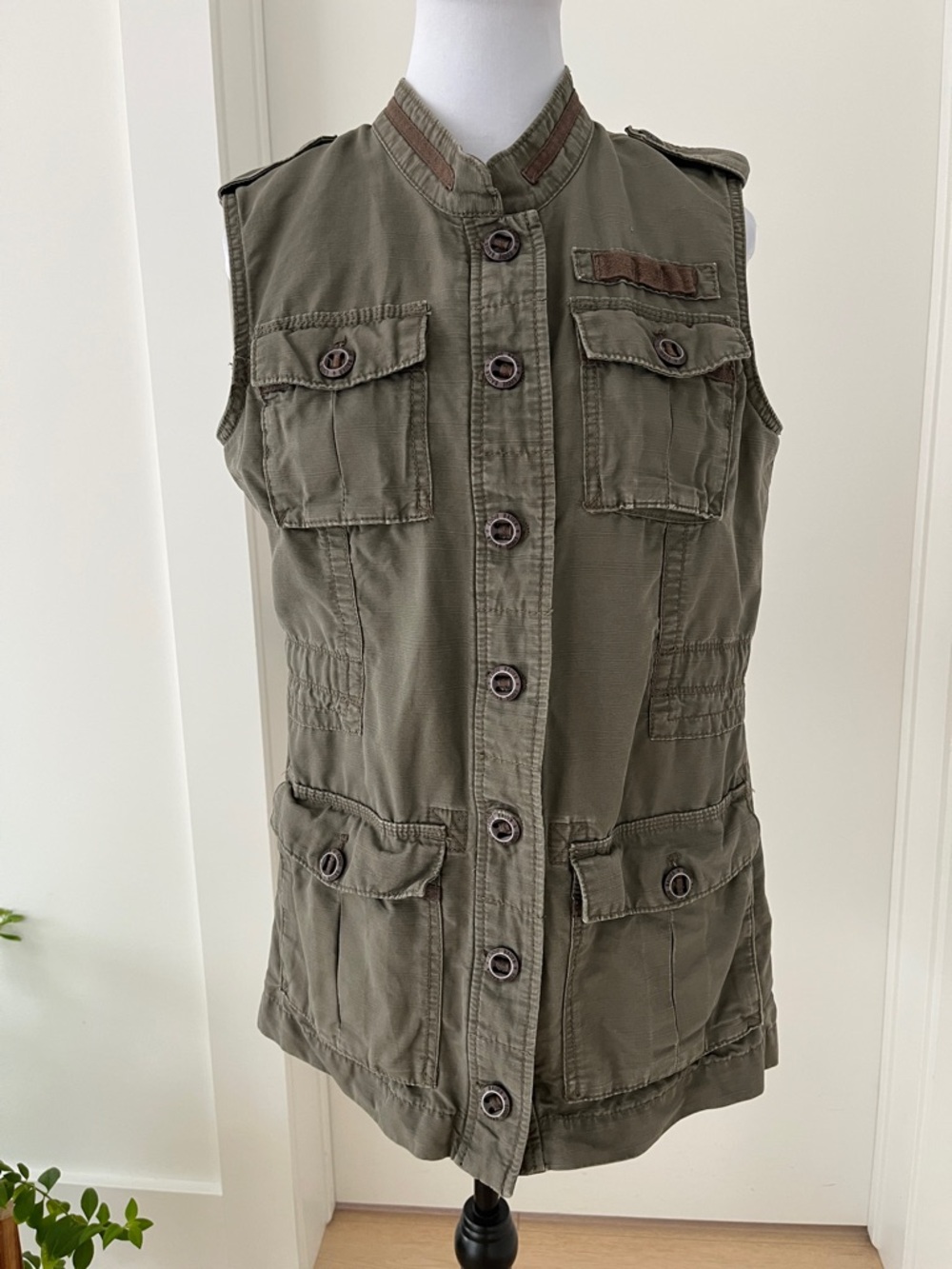 EDDIE BAUER Olive Green Button Front Cotton Vest Cargo Pockets Outdoors Hiking